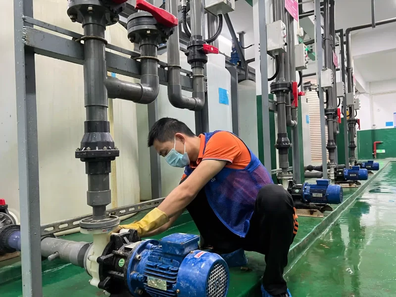 QEEHUA magnetic drive pump installed in a wet process line